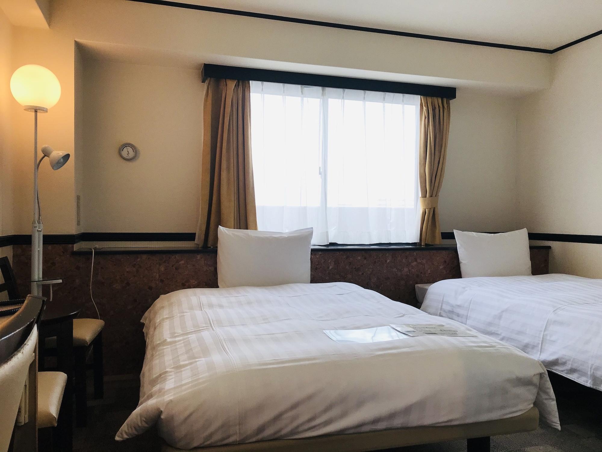Toyoko Inn Tokyo Tozai-Sen Nishi-Kasai Экстерьер фото